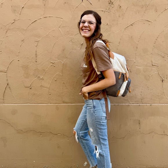 Meet your Posher, Cora - Picture 1 of 4